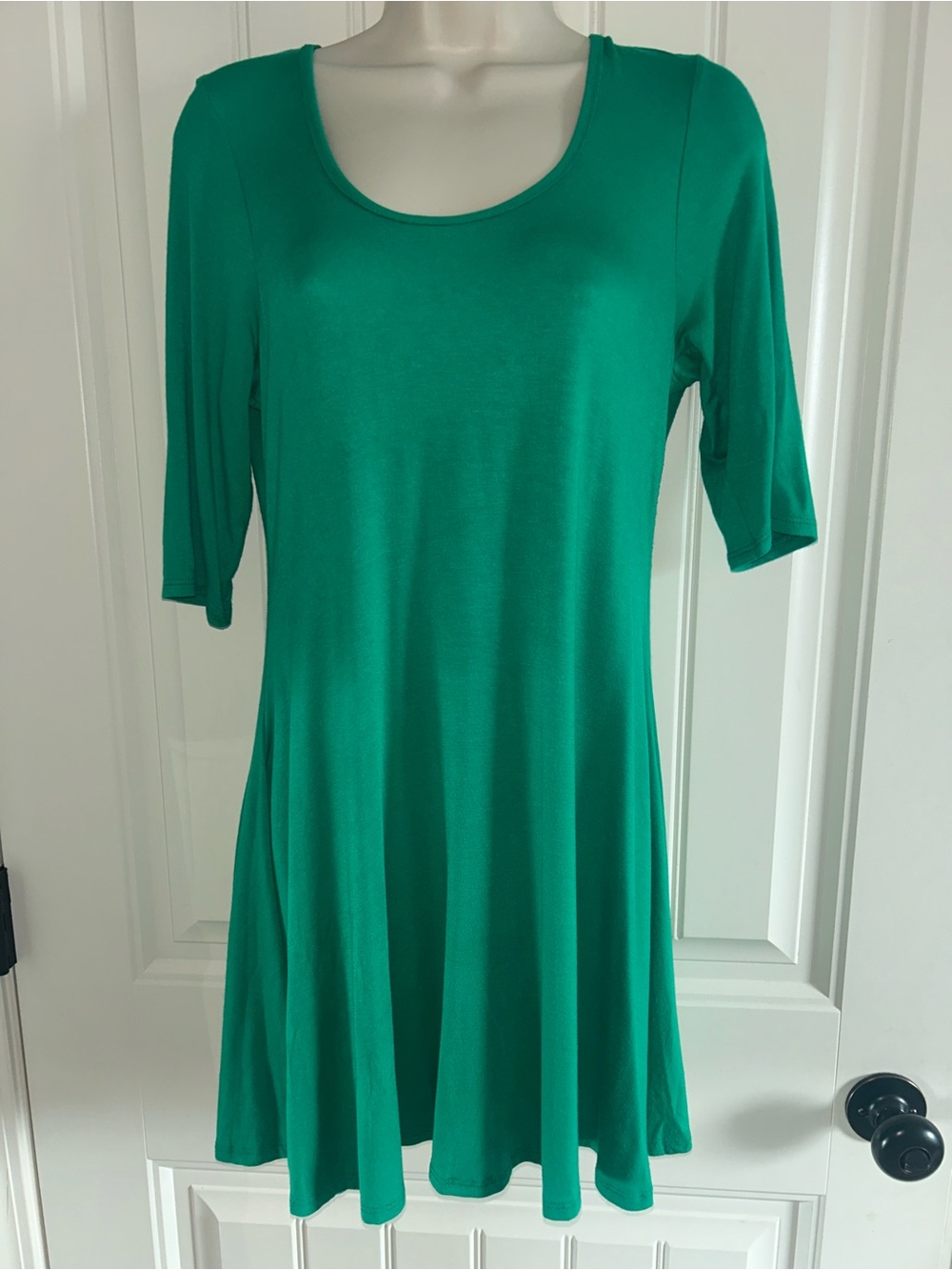 NWT 24/7 Comfort Apparel Emerald Green Scoop Neck Swing Tunic Sz M